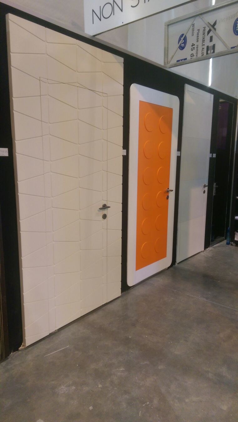 דלת סתרים בשילוב חיפוי קיר · תמונה 6 באתר סטליוס
